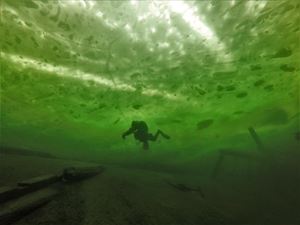Picture of Алтын-Кёль подо льдом